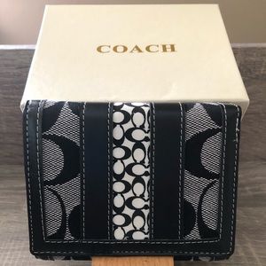 New! Faux Coach Tri-Fold Wallet In Black/White
